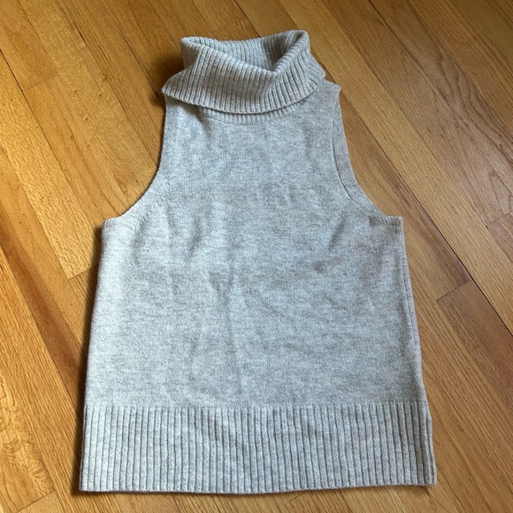 Madewell Hallowell Turtleneck Sweater Tank Small
NWT - Picture 3 of 8